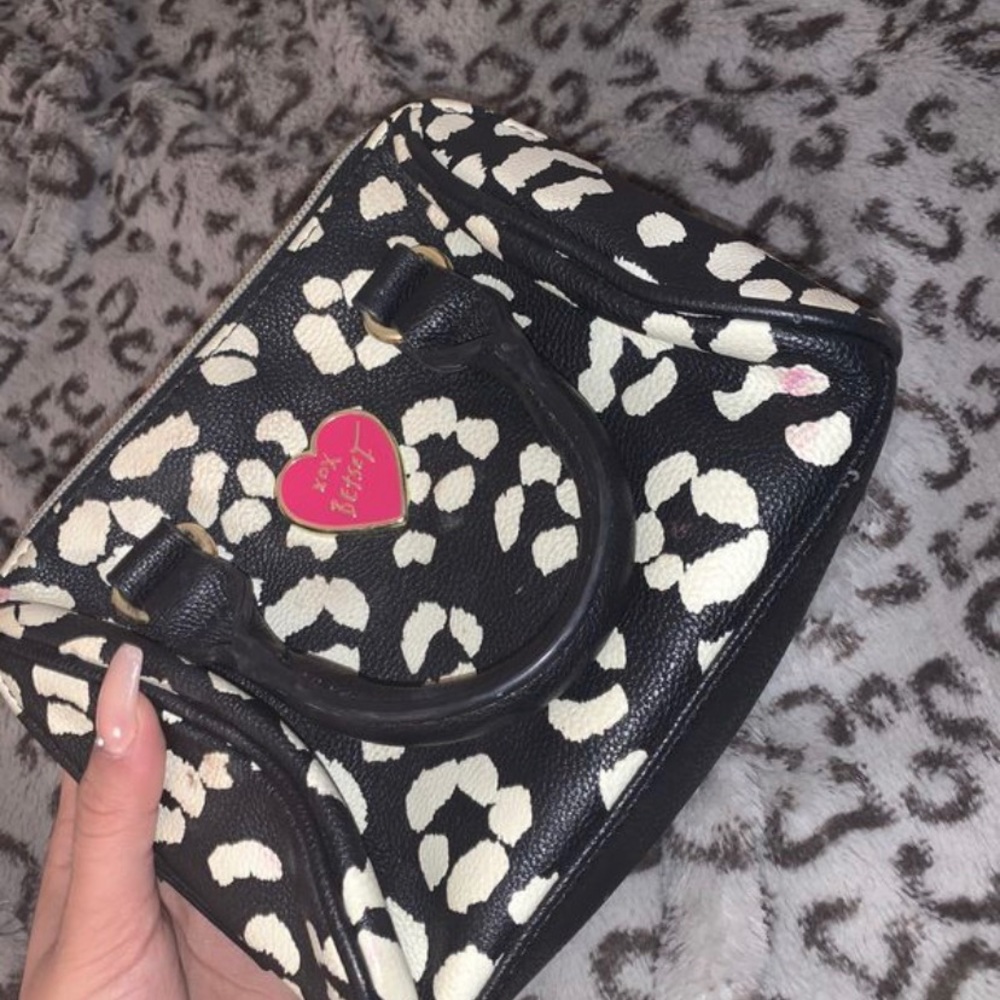 betsy johnson crossover